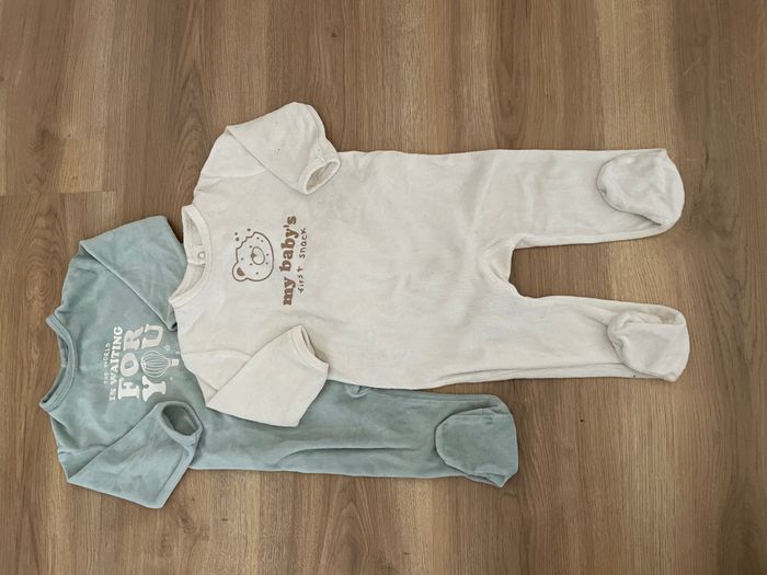 Lot pyjamas 12 mois