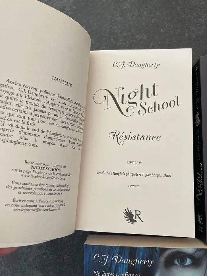 Lot complet Night School – Tomes 1 à 5 – C.J. Daugherty - photo numéro 2
