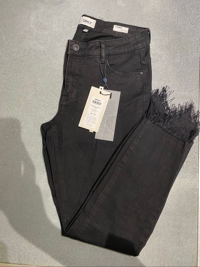 Jeans Only