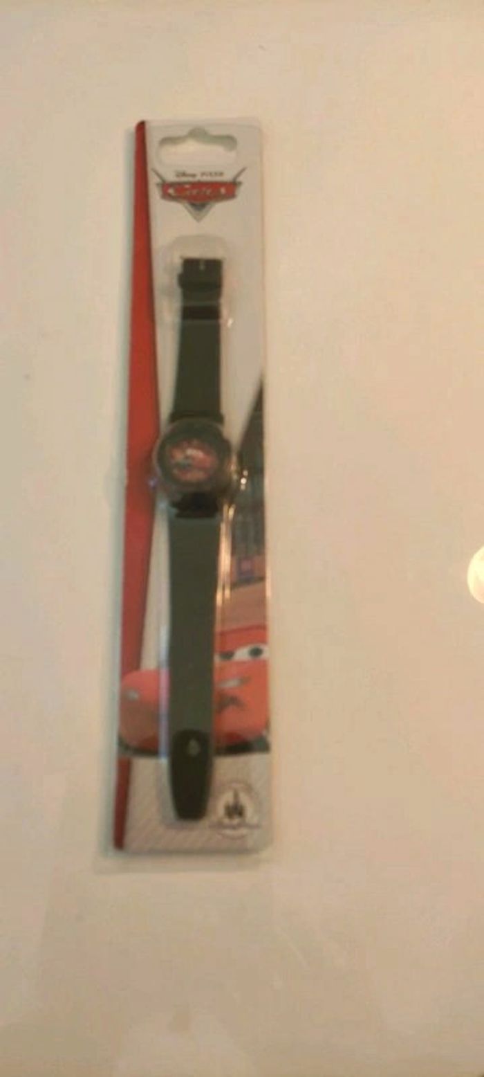 Authentique montre pour enfant de la marque Disneyland - photo numéro 2