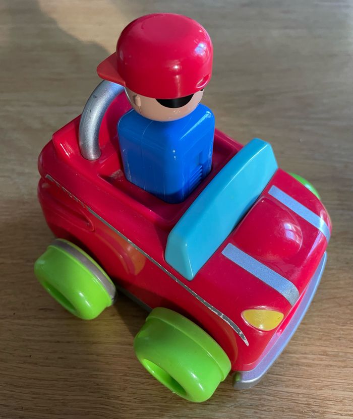 Voiture Tomy - photo numéro 2