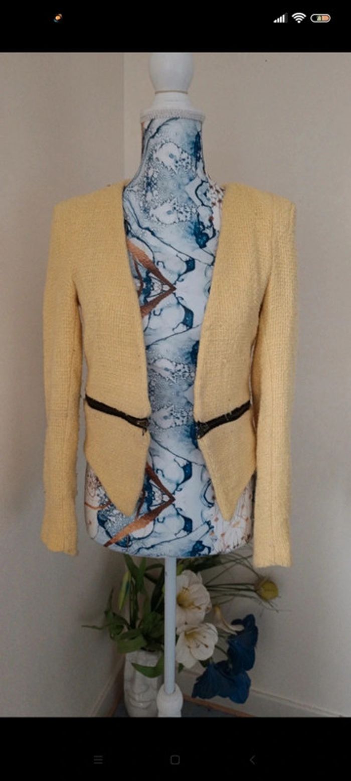 Blazer jaune t 36 court ou long