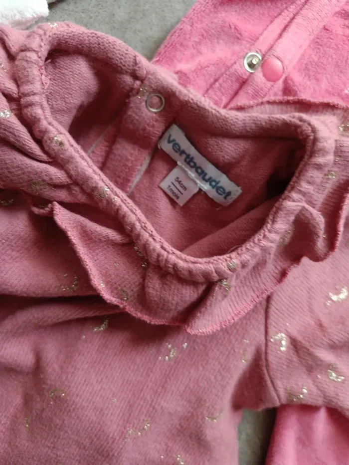 Lot de 4 pyjamas en velours rose et blanc 1 mois - photo numéro 3