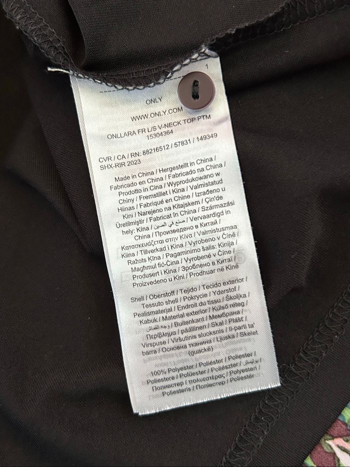 Blouse imprimée satinée à manches longues Only taille S jamais portée - photo numéro 10