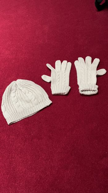 Paire de gants et bonnet