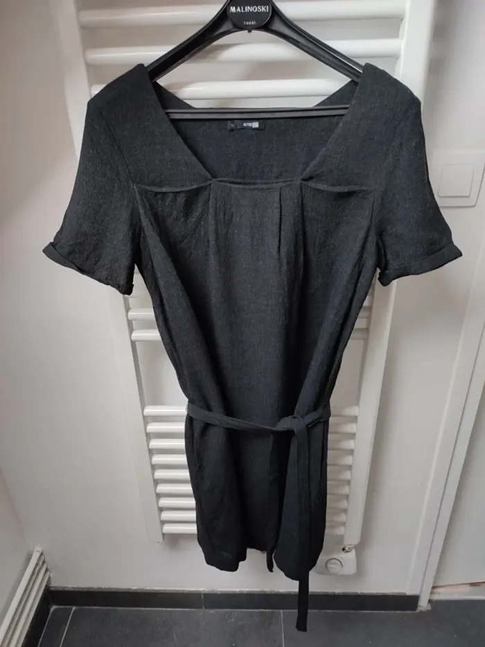 Robe cintrée  laine mélangée M - photo numéro 4