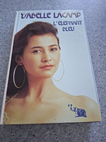 L éléphant bleu " lacamp "