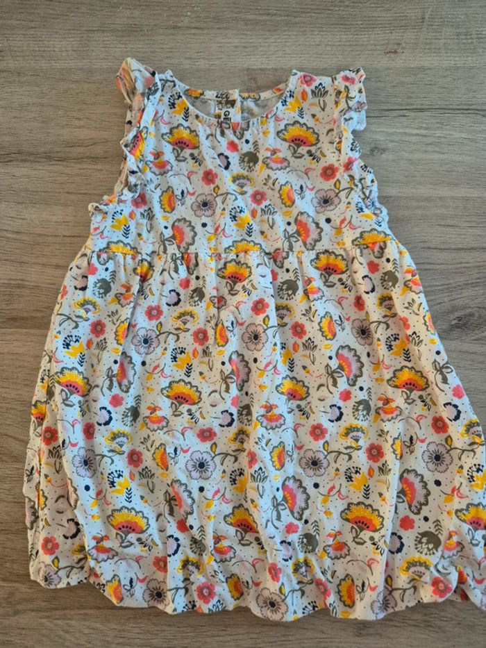 Robe été blanche avec fleur 12 mois
