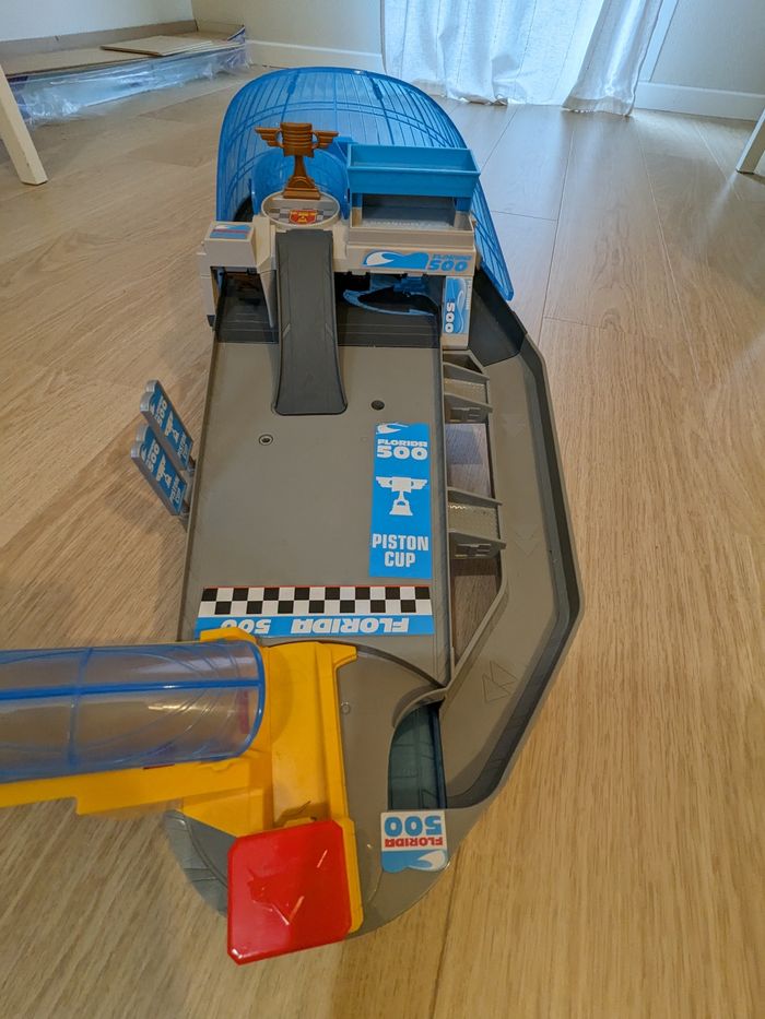 Circuit voiture Cars - photo numéro 2