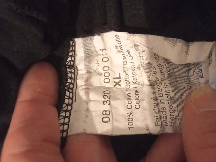 T-shirt noir classique - photo numéro 4