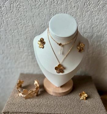 Collier bague bracelet fleur