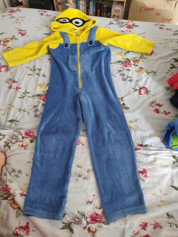 Pyjamas polaire mignon 6 ans bon état