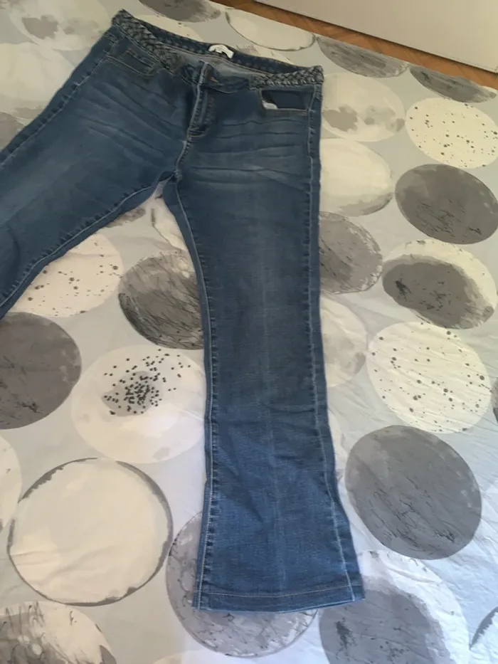 Jean 46 - photo numéro 2