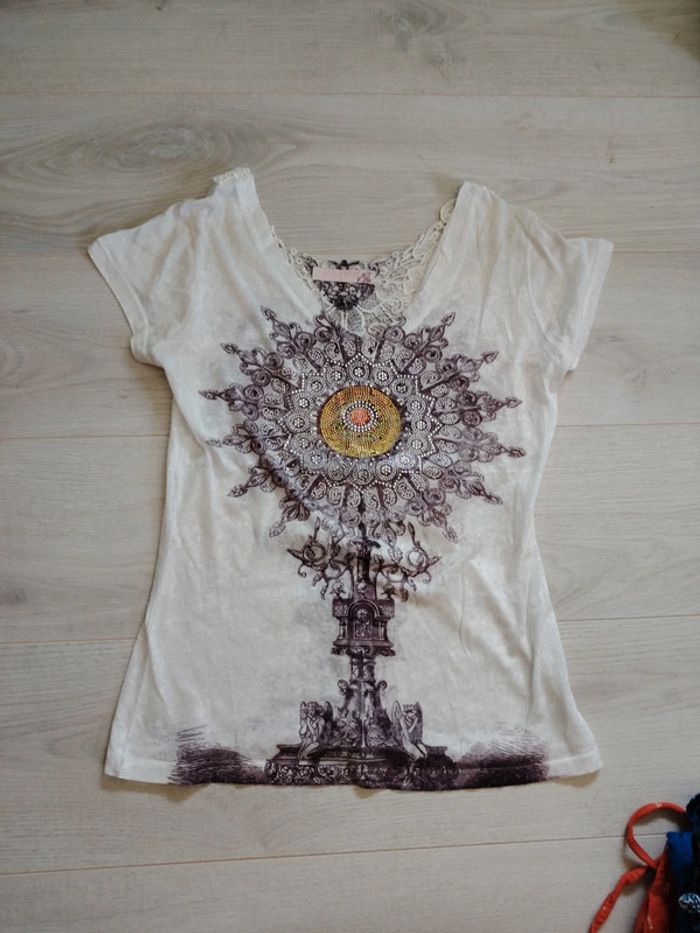 Tee shirt femme. Taille 38.
