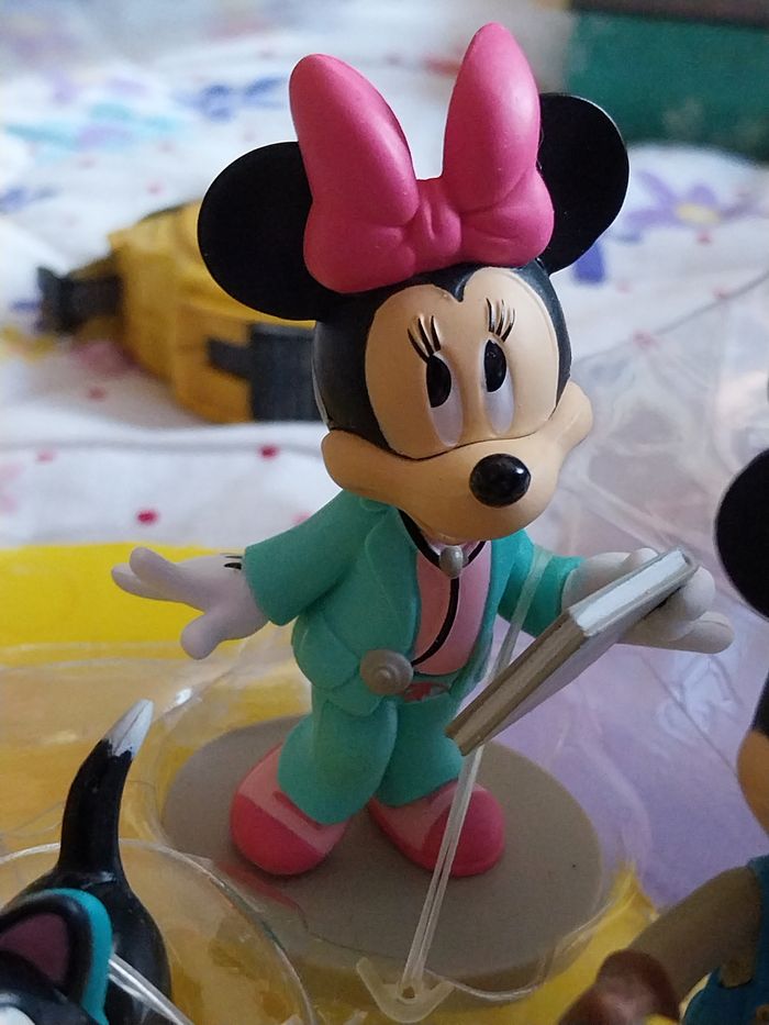 Figurine Minnie Mouse Infirmière Coffret Disney Mickey et ses amis