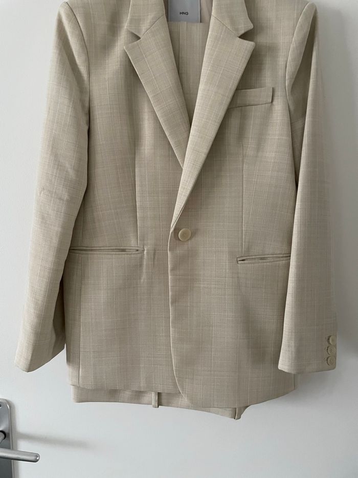 Costume mango, veste taille M pantalon taille 40 taille haute très bon état, 120 - photo numéro 6