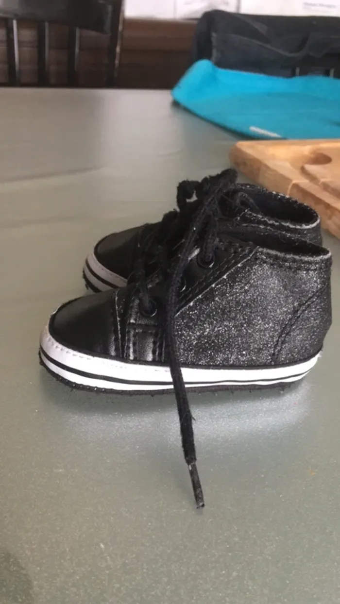 baskets en toile taille 6 mois - photo numéro 2