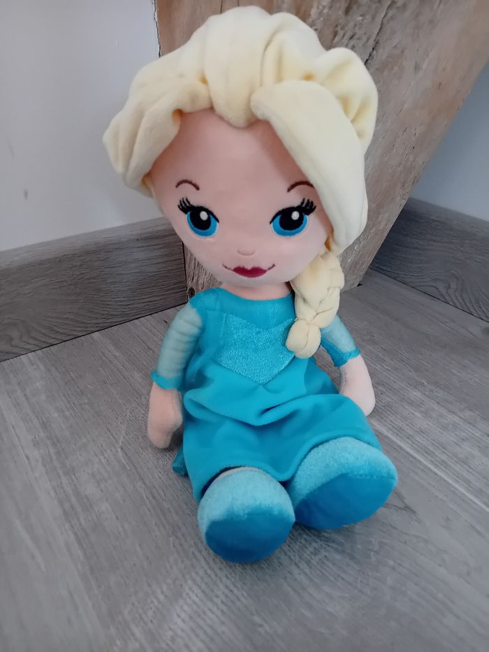 Peluche Reine des Neiges Elsa