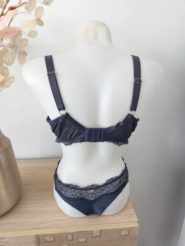 Soutien gorge Etam microfibre et dentelle bas assorti disponible - photo numéro 4