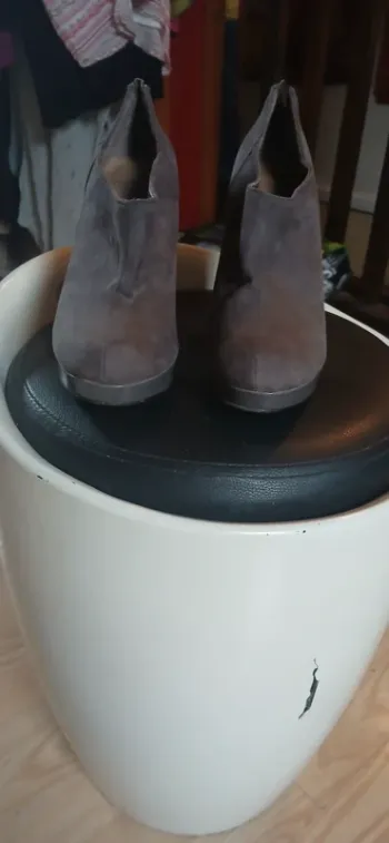 Petite chaussure à talon aiguille