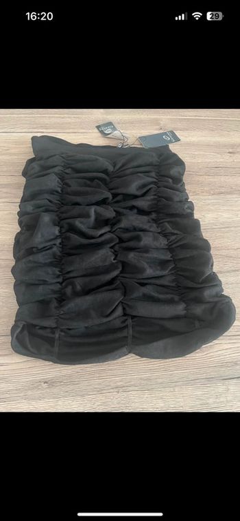 Jupe noire froncée – Taille M/L – Neuve avec étiquette