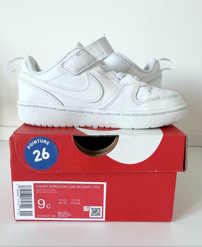 Baskets Sneakers Nike - Taille  26  - parfait état - photo numéro 6