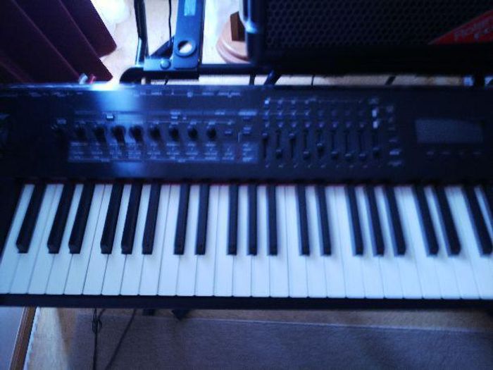 Roland RD-2000 Piano de scène numérique avec 88 touches lourdes et pédale Japon - photo numéro 4