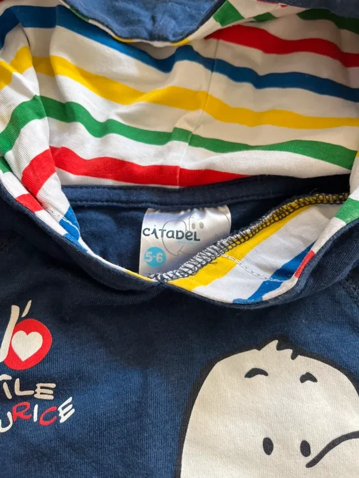 Teeshirt manches courtes à capuche île Maurice marque Catadel taille 5-6 ans - photo numéro 3