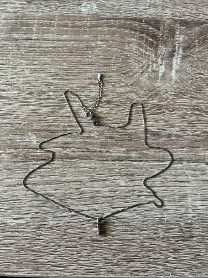 Collier crois en argent - photo numéro 2