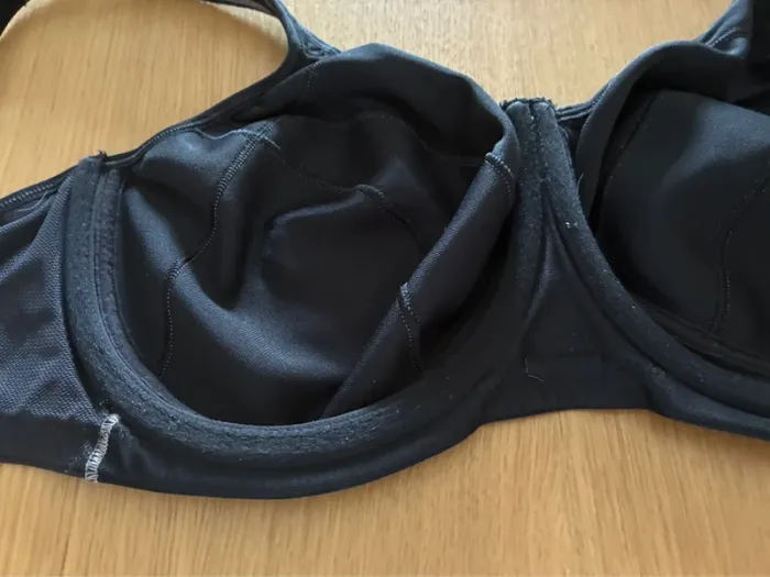 Brassière de sport noire - photo numéro 7