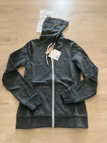 Pull à capuche zippé sweat even & Odd taille S neuf avec étiquette