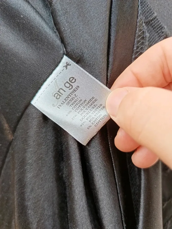 Robe dentelle et broderie taille 1 - photo numéro 9