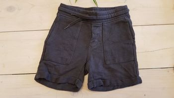 Short en très bon état 3 ans