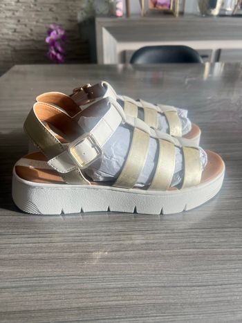 Sandales Geox T 38 neuve