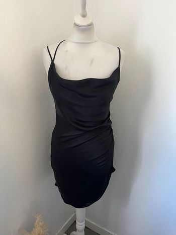 Robe à bretelles satinée Zara M neuve