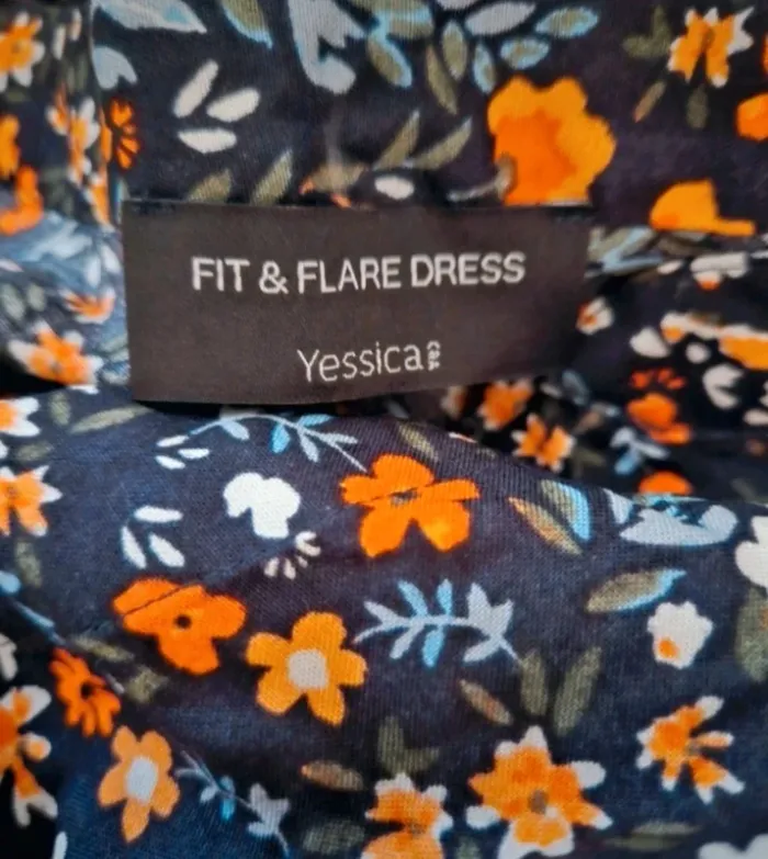 Robe bleu marine foncé fleurie Yessica Taille 40/42 Neuve - photo numéro 4