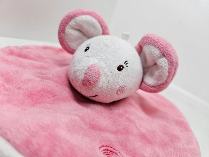 Doudou.
Souris.
Sucre d'orge.
Diamètre : 20cm. - photo numéro 9