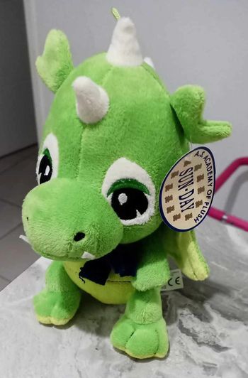 Peluche dragon NEUF