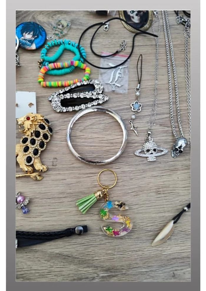 Gros lot de bijoux et autres accessoires - photo numéro 3