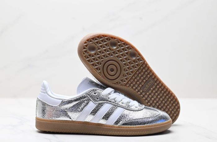 Paire de baskets Adidas Samba full argentée / neuves ! - photo numéro 2