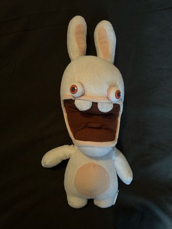 Peluche lapin cretin