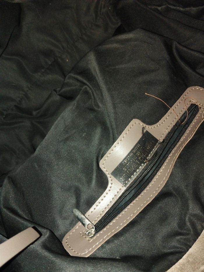 Grand sac cabas en cuir véritable beige façon python crocodile - photo numéro 4