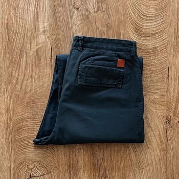 Pantalon bleu marine Hugo Boss pour homme, taille W 48