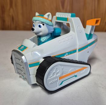 Paw patrol vehicule everest snow plow dameuse pat patrouille avec figurine