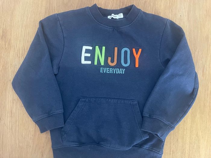 Sweat bleu marine garçon. 8 ans - photo numéro 3