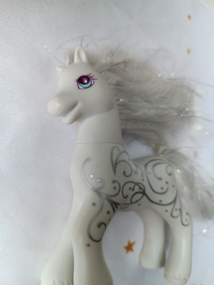Little Pony petit poney argenté silver diamond star diamant 1997 swirl princesse magic hasbro - photo numéro 3