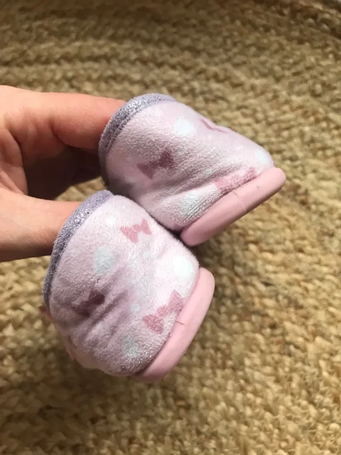 Chaussons roses - photo numéro 2