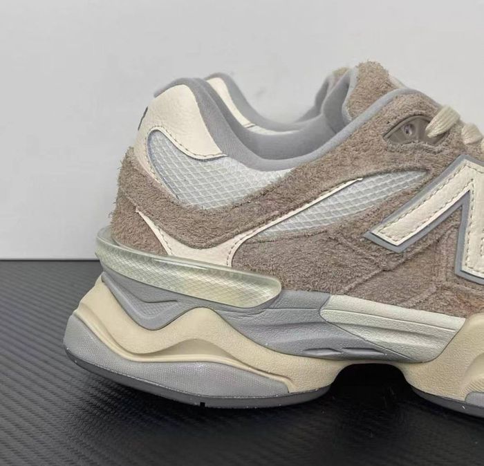 New Balance 9060 taille 39.5 - photo numéro 5