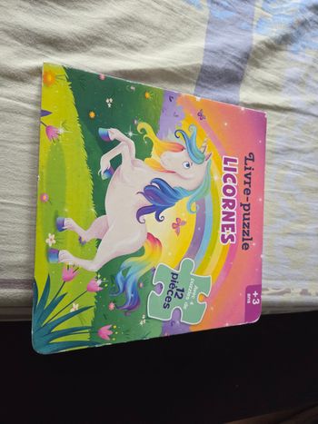 Livre puzzle licorne