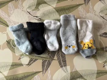 Lot de cinq chaussettes pour bébé